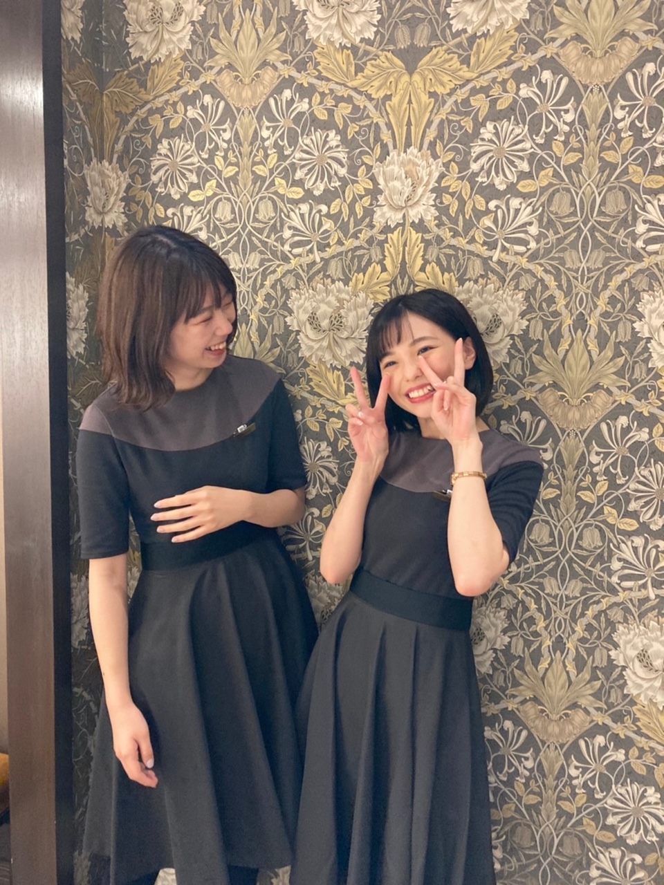 Mino　DRESS The LIFE 上下 Lena Vegan Mini Dress In Black | Alice + Olivia