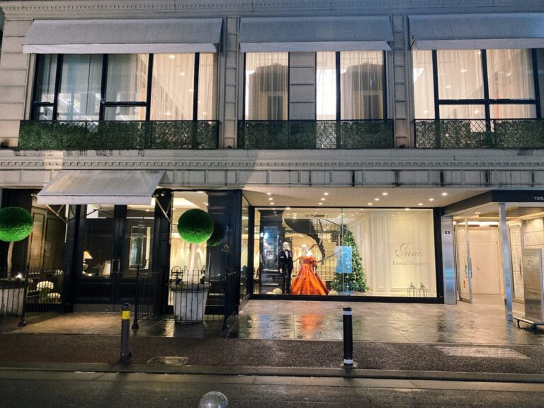 転職してドレス業界へ