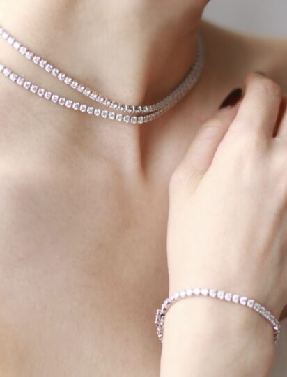 本物のダイヤモンドをウエディングドレスに