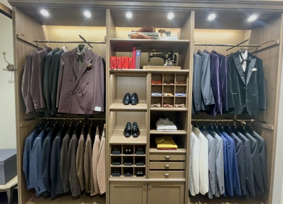 ブライダル　ブローリスト　転職　コーディネーター　花屋　ブーケ　タキシード　メンズ　洋服