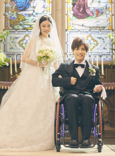 岩田剛典　杉咲花　結婚式　ウェディングドレスとタキシード着用